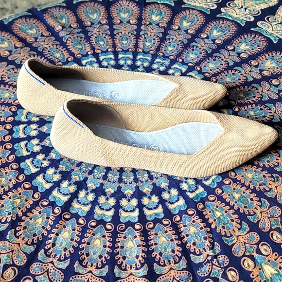 Rothy's The Point in Camel Merino Wool, Size 9.5, EUC - Picture 3 of 11